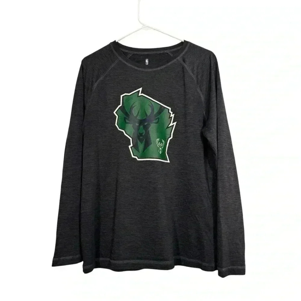 Milwaukee Bucks Fanatics Size Large Polyester Long Sleeve Gray Shirt